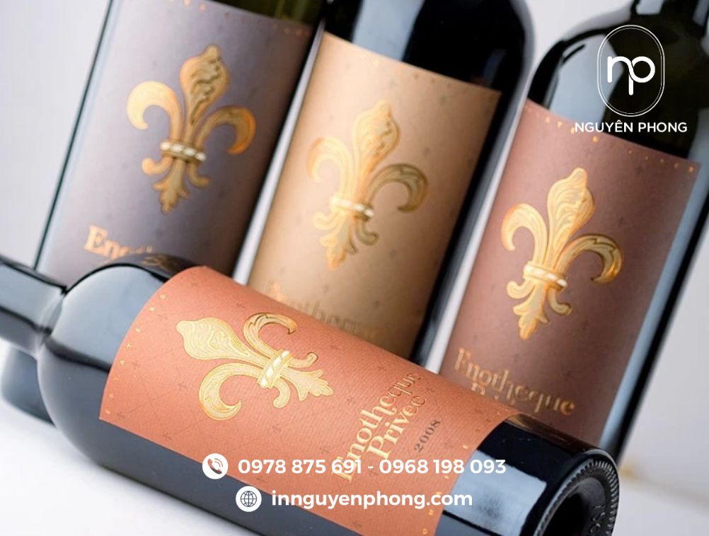 Logo công ty in trên rượu